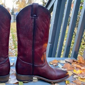 Frye Billy Pull-On Red 9 B
